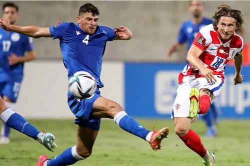  国王杯激战在即：皇家社会与毕尔巴鄂竞技的攻防博弈